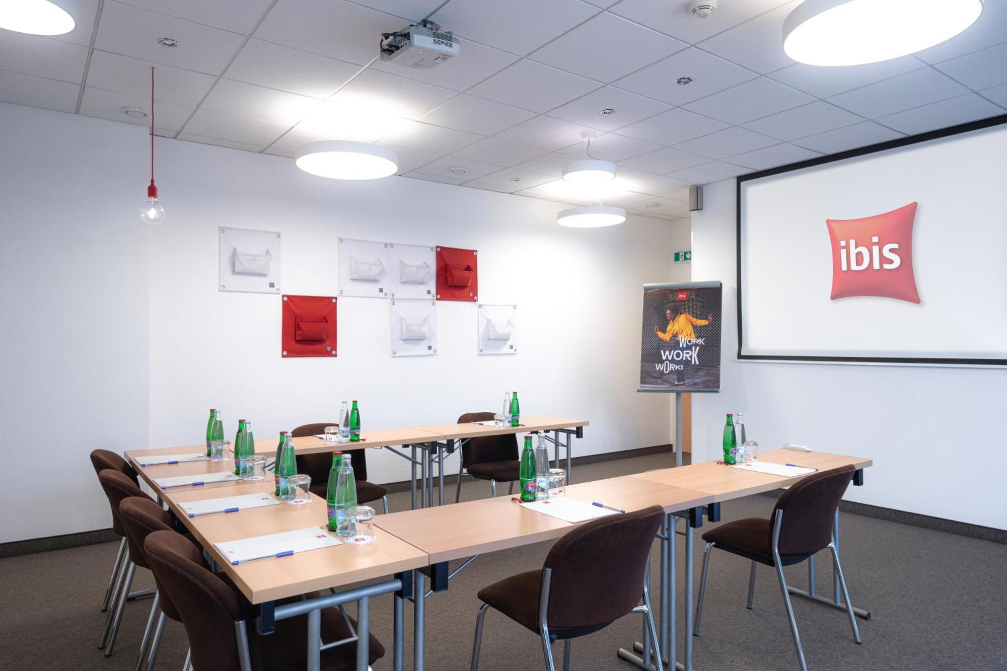 Ibis Wenceslas Square 3*